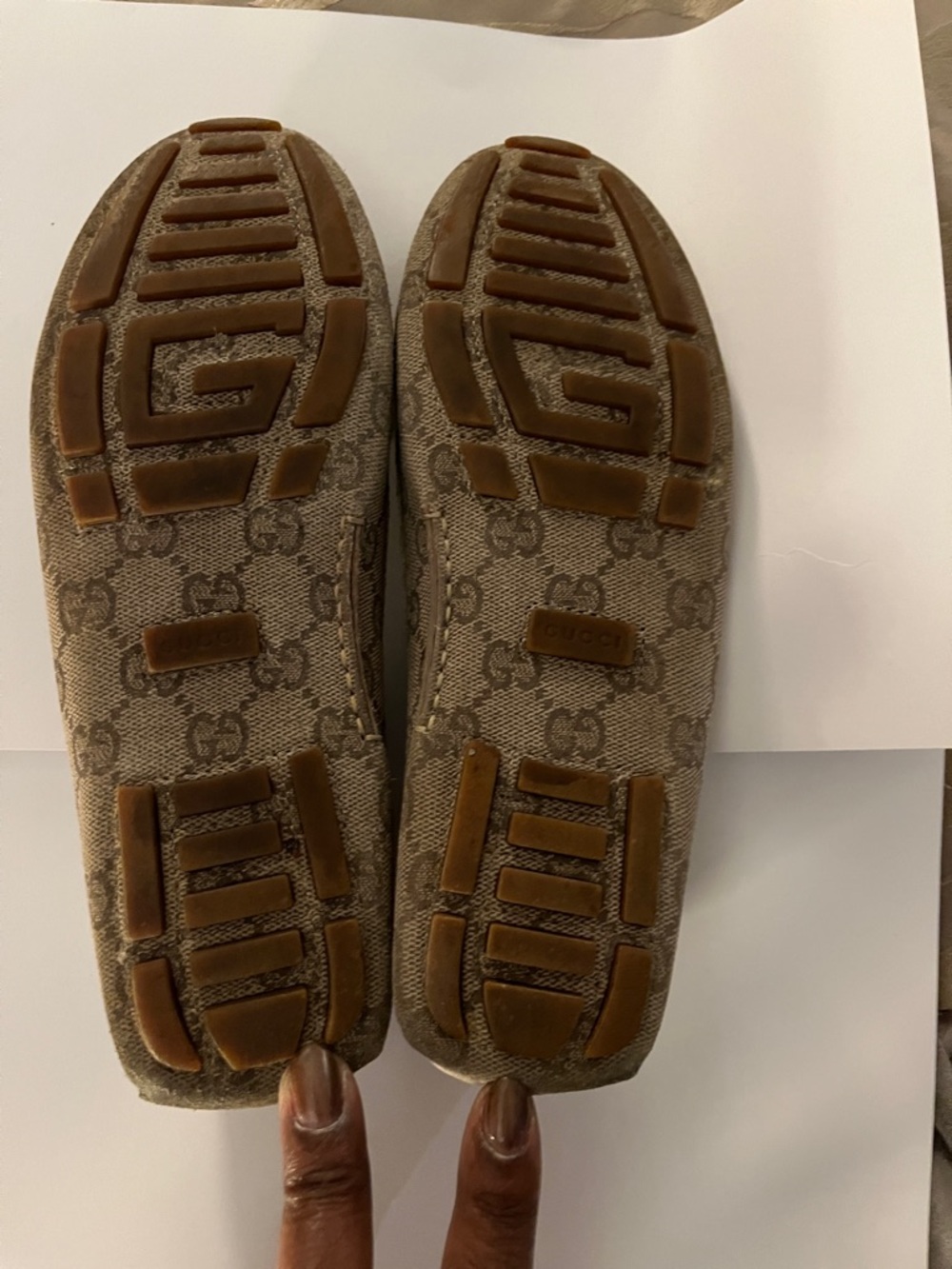 Gucci Beige GG Canvas Loafers with Red Interior - Picture 2 of 4